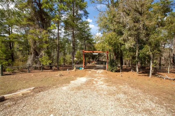 $310,000 | 110 Hill Top Loop, Hawthorne, FL 32640