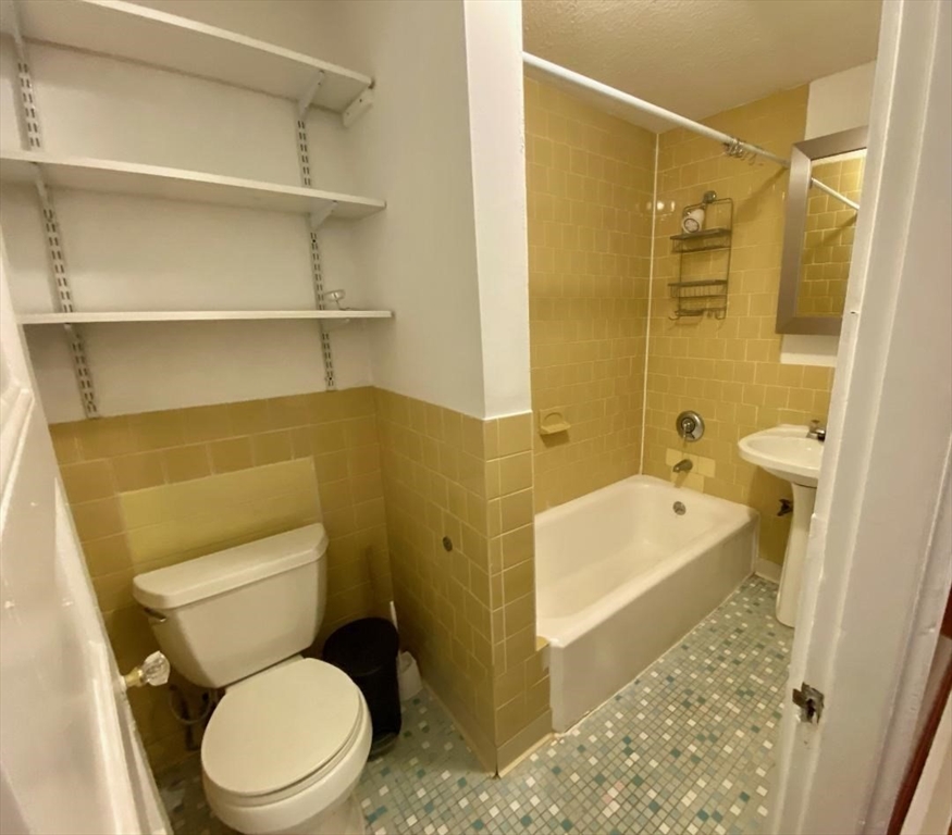 412 Centre Street, Unit 4 Boston, MA 02130 - Photo 7 of 7