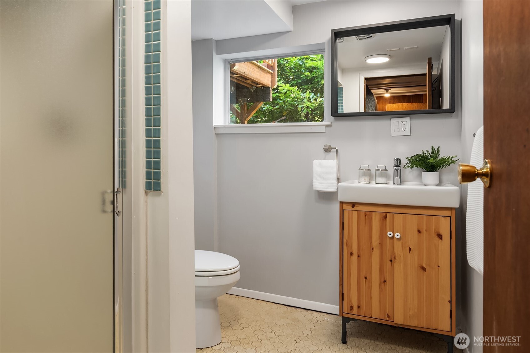 6359 18th Avenue Southwest Seattle, WA 98106 - Photo 25 of 32