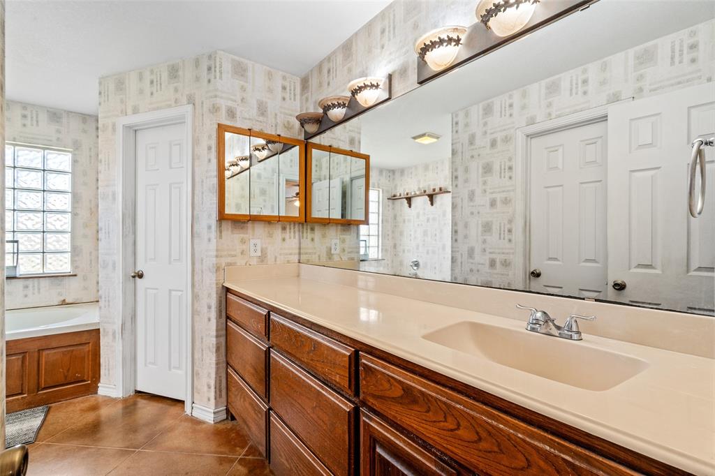 11431 Chisum Road Sanger, TX 76266 - Photo 14 of 40