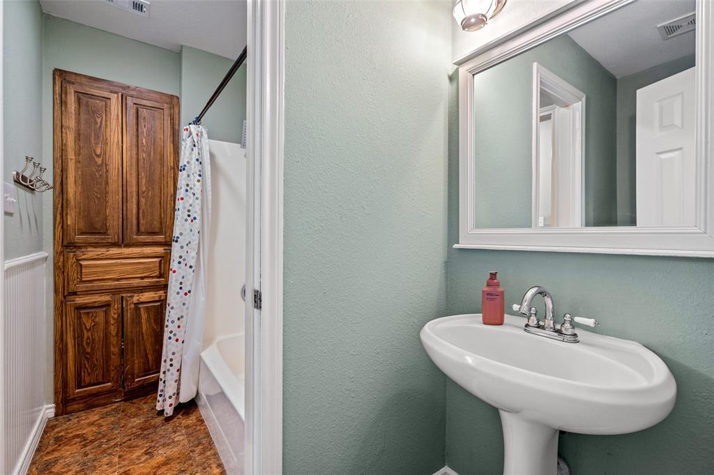 11431 Chisum Road Sanger, TX 76266 - Photo 18 of 40