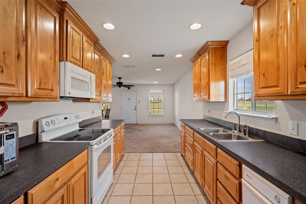 11431 Chisum Road Sanger, TX 76266 - Photo 28 of 40