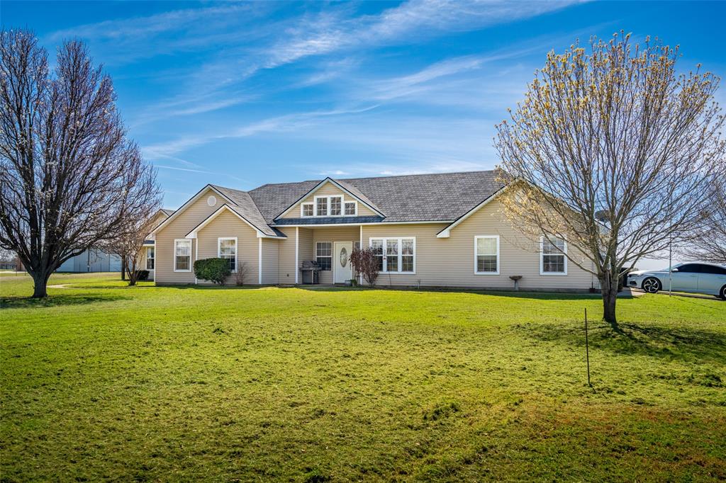 11431 Chisum Road Sanger, TX 76266 - Photo 3 of 40