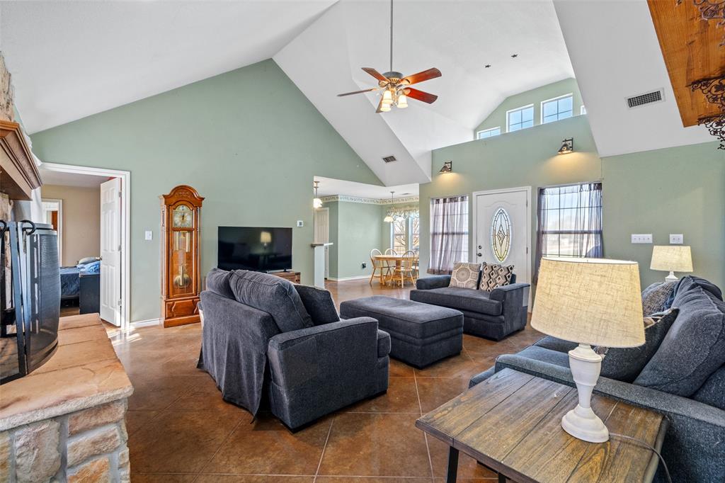 11431 Chisum Road Sanger, TX 76266 - Photo 7 of 40