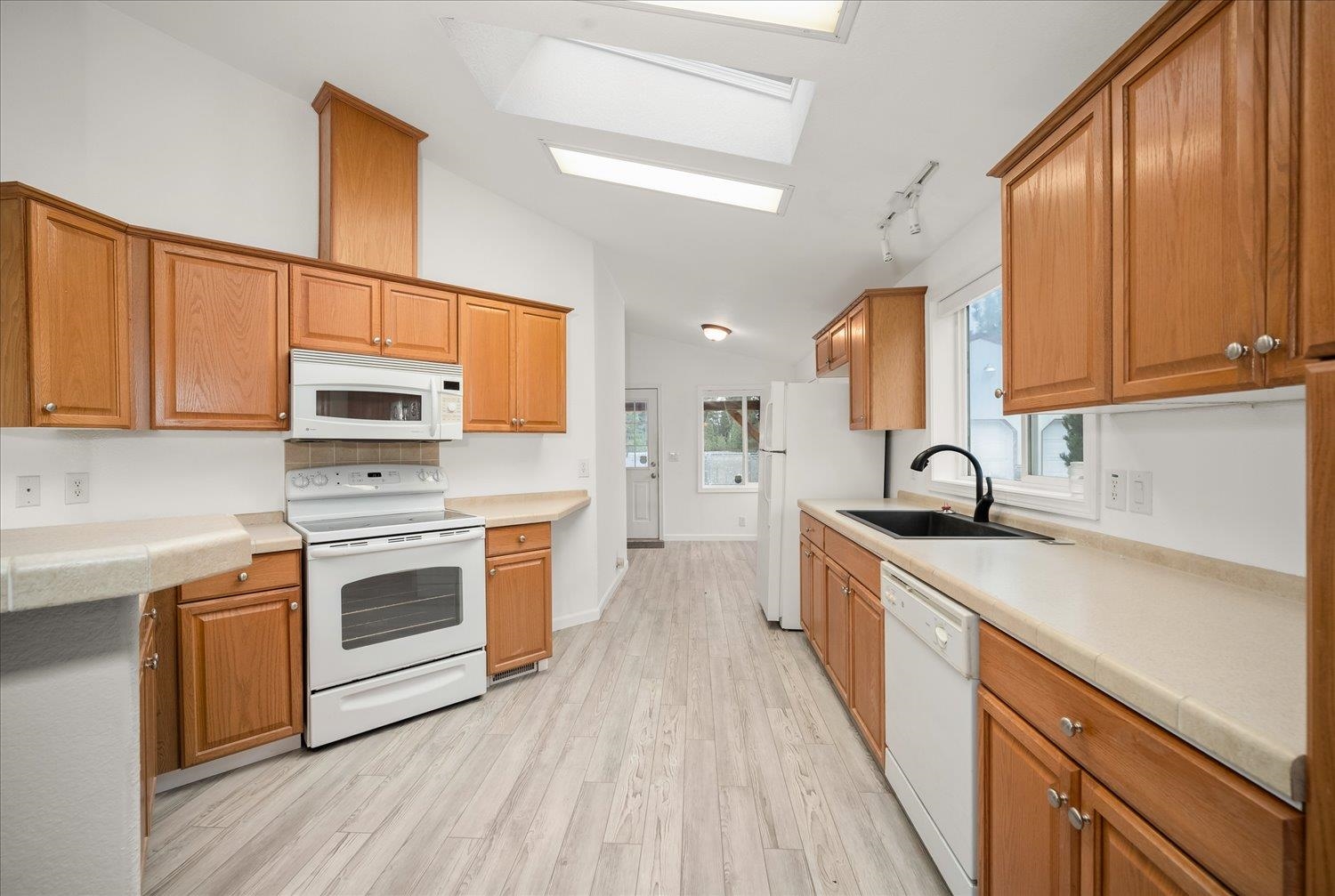3728 East Colbert Road Colbert, WA 99005 - Photo 13 of 49