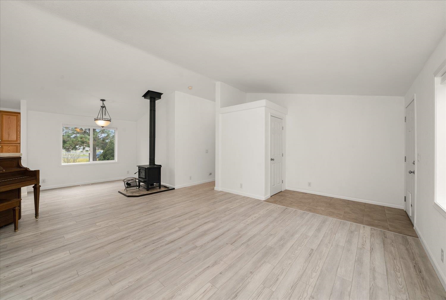 3728 East Colbert Road Colbert, WA 99005 - Photo 9 of 49
