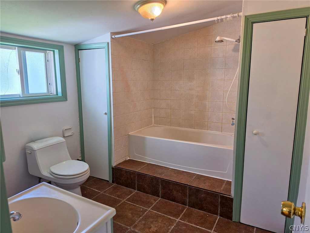 1212 Vienna Road Vienna, NY 13157 - Photo 13 of 26