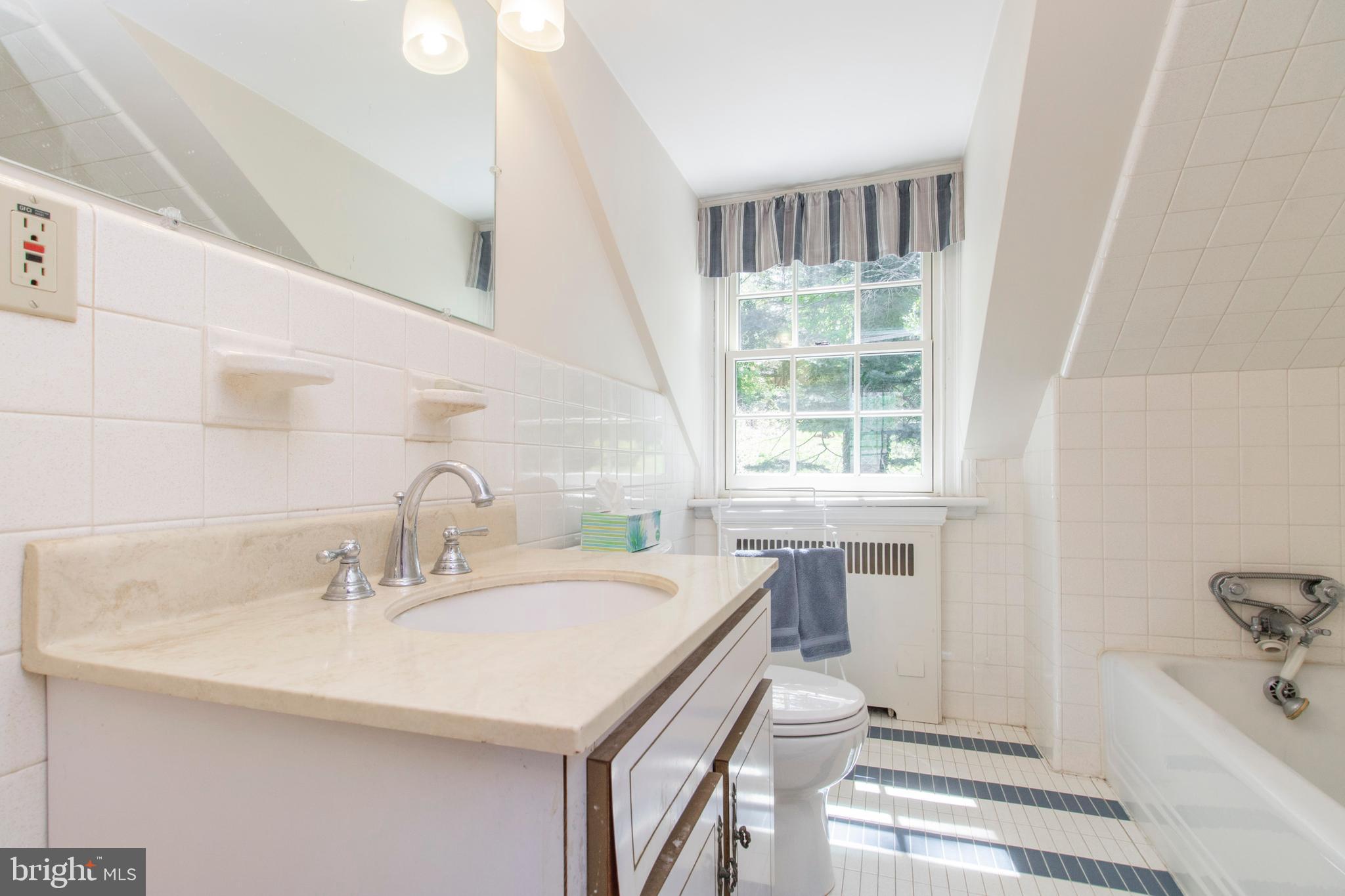 118 Waverly Road Wyncote, PA 19095 - Photo 61 of 87 Hall Bathroom