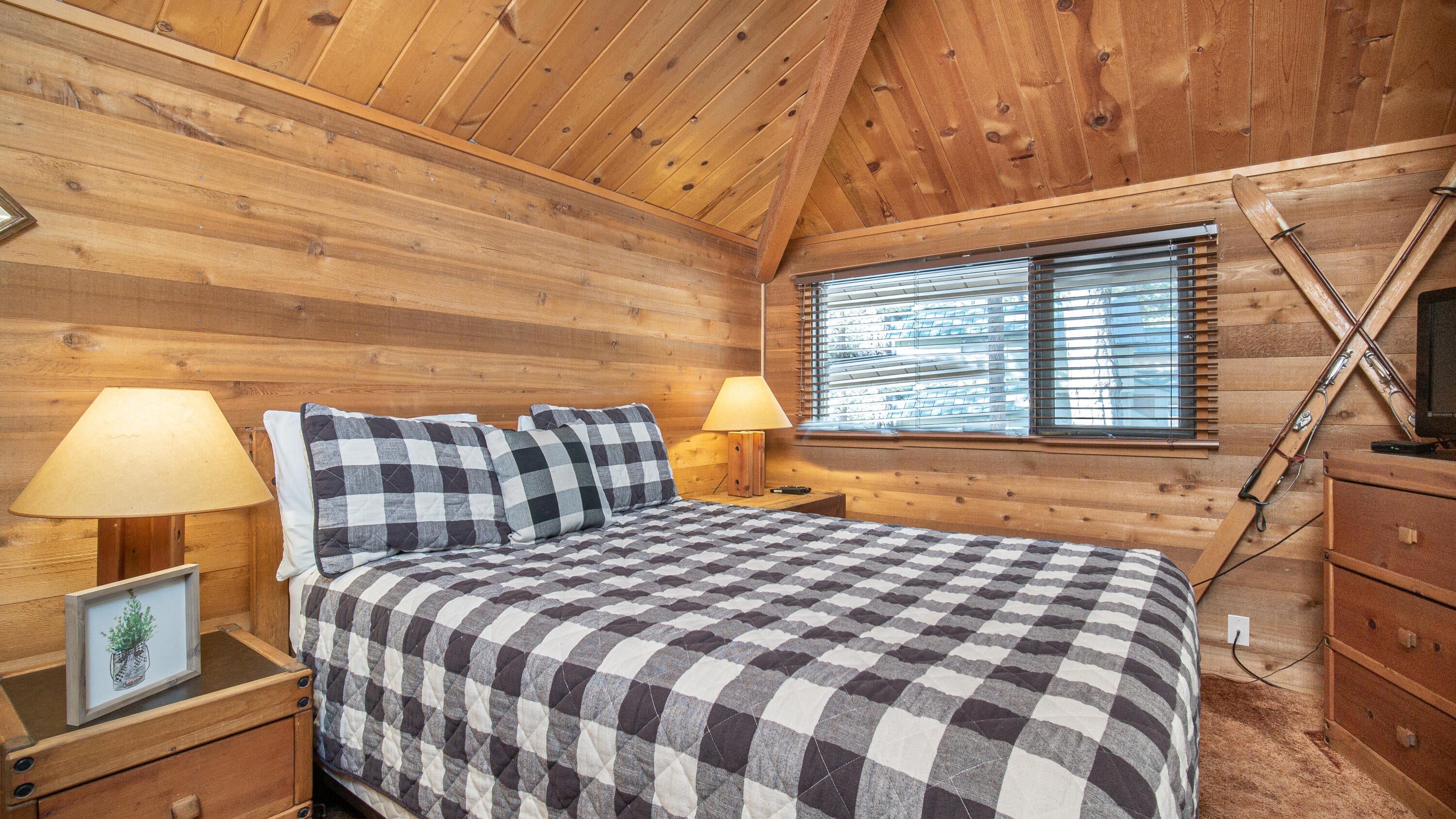 57488-27 Ranch Cabin Road, Unit 27 Sunriver, OR 97707 - Photo 11 of 29 Bedroom Downstairs