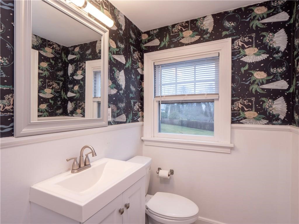 118 Ruggles Avenue, Unit 300 Newport, RI 02840 - Photo 18 of 28