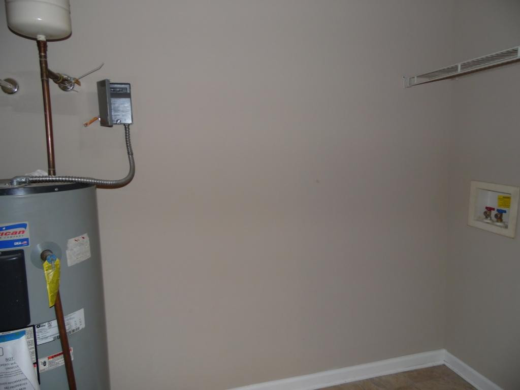 2216 Sherwood Road Kingsport, TN 37664 - Photo 12 of 33 Laundry Off Kitchen