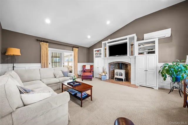 $1,275,000 | 85 Fairview Avenue, Bayport, NY 11705