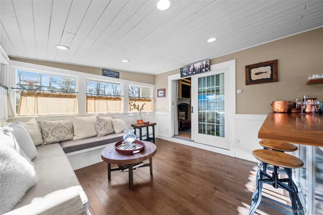 $1,275,000 | 85 Fairview Avenue, Bayport, NY 11705