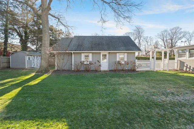 $1,275,000 | 85 Fairview Avenue, Bayport, NY 11705