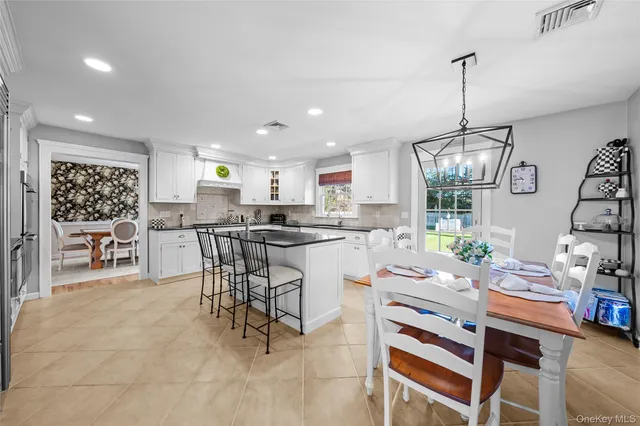 $1,275,000 | 85 Fairview Avenue, Bayport, NY 11705