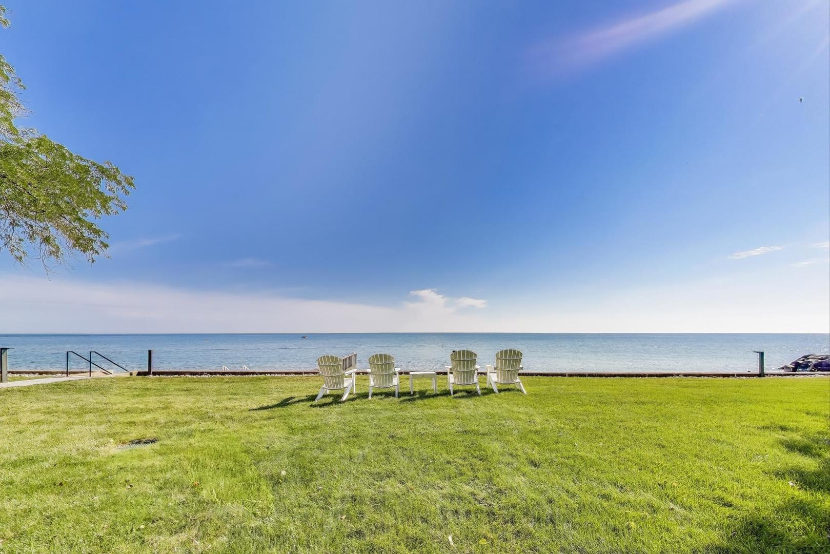 1630 Sheridan Road, Unit 2J Wilmette, IL 60091 - Photo 45 of 50 a view of an ocean