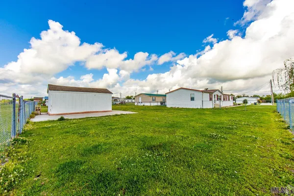 $148,000 | 215 Blakefield Drive, Schriever, LA 70395
