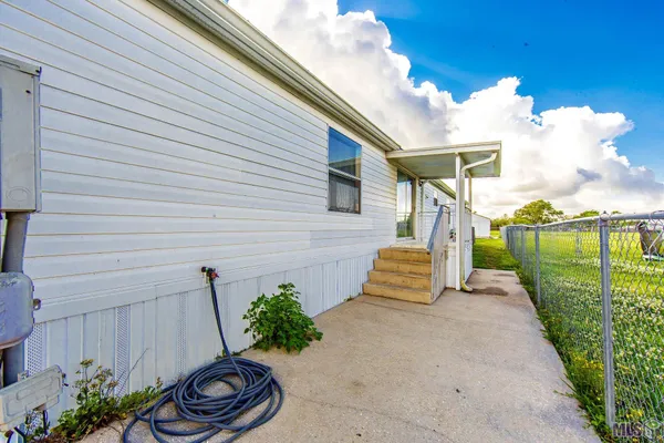 $148,000 | 215 Blakefield Drive, Schriever, LA 70395