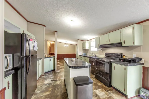 $148,000 | 215 Blakefield Drive, Schriever, LA 70395