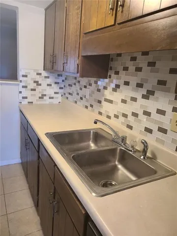 a close view of sink and tap