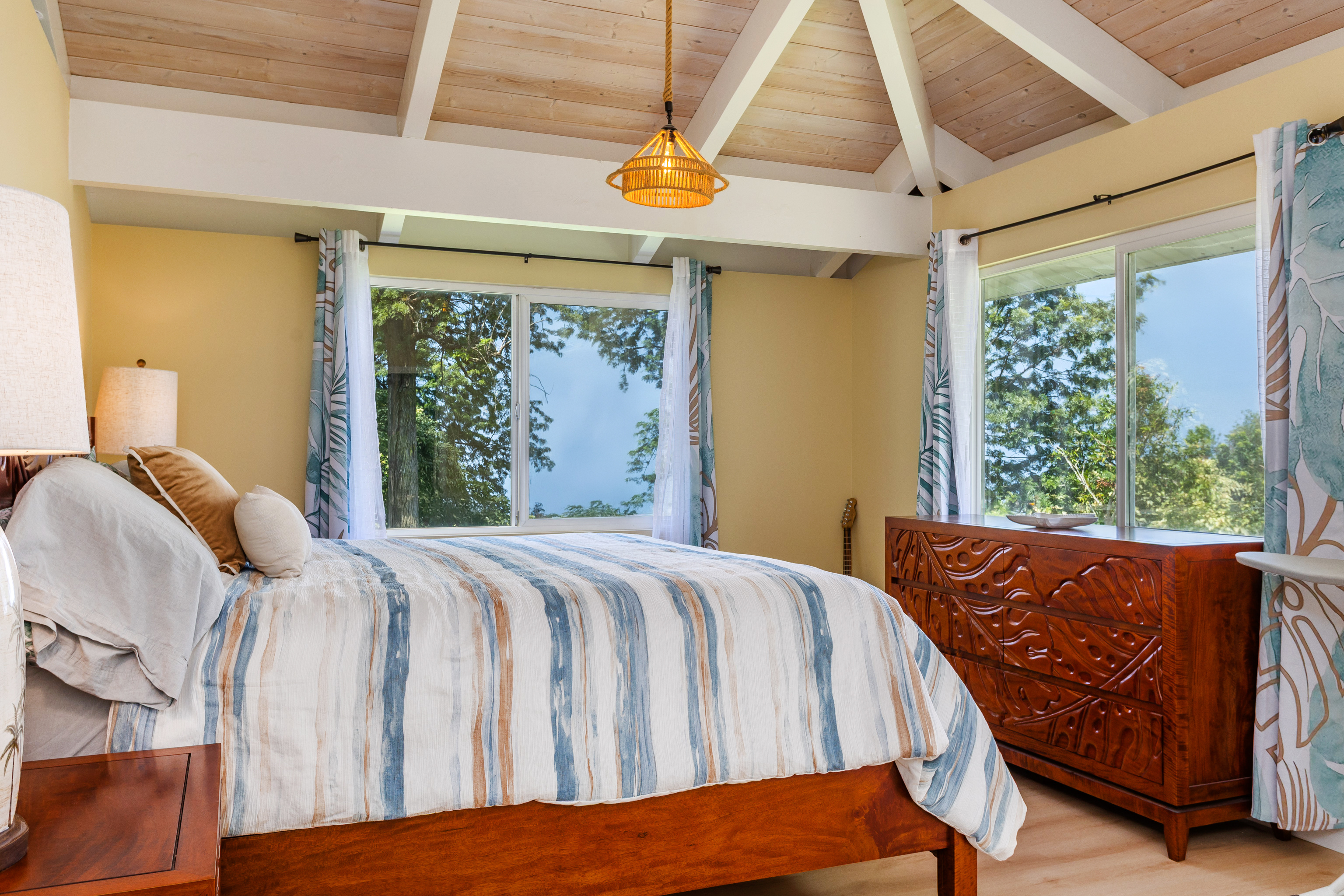 89-780 Huanui Road Captain Cook, HI 96704 - Photo 21 of 30 a bedroom with a bed and window