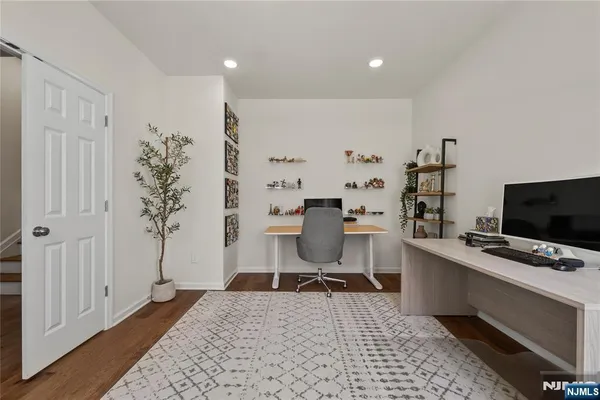 $4,975 | 65 Landmark Lane, Unit 905, Fair Lawn, NJ 07410