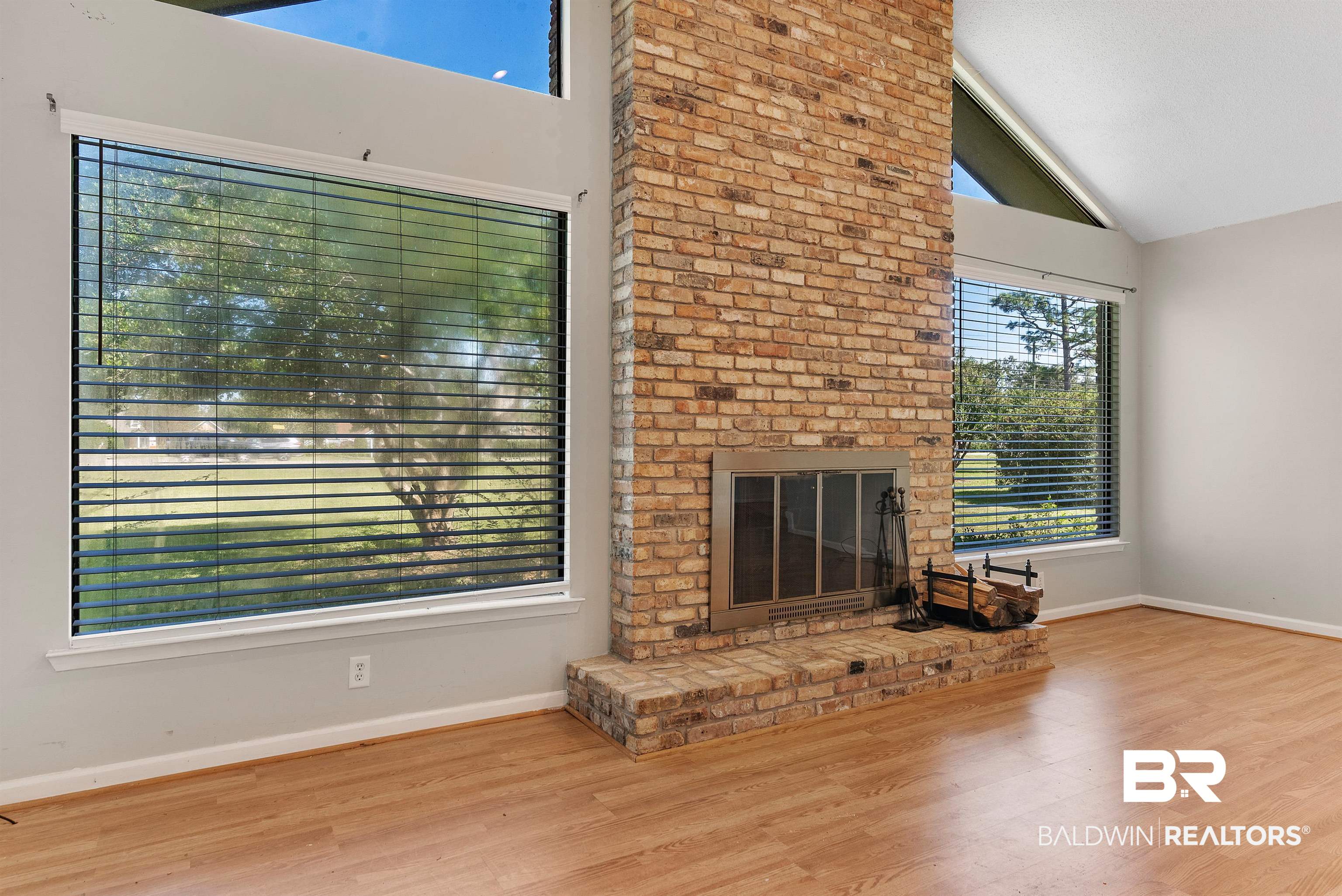 16162 Highway 98 Foley, AL 36535 - Photo 17 of 43 Family room