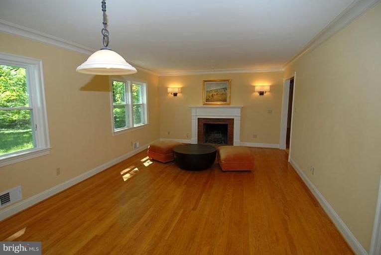 1305 Kurtz Road McLean, VA 22101 - Photo 14 of 20 Expansive living/dining room