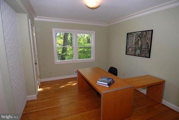 1305 Kurtz Road McLean, VA 22101 - Photo 17 of 20 Bedroom #4