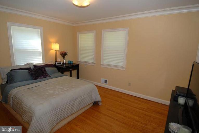 1305 Kurtz Road McLean, VA 22101 - Photo 18 of 20 Main Level Master Bedroom