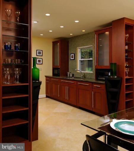 1305 Kurtz Road McLean, VA 22101 - Photo 7 of 20 Designer Kitchen