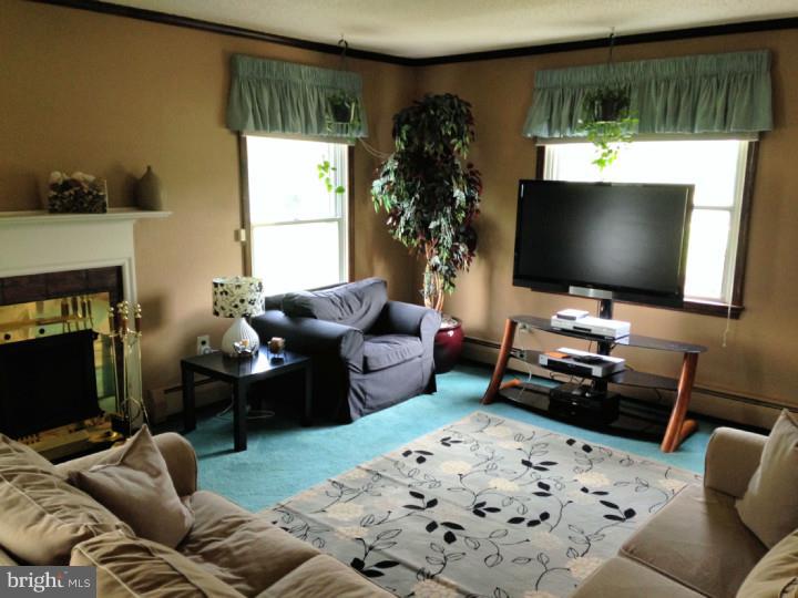 52 Tweed Road Levittown, PA 19056 - Photo 8 of 24 Living Room