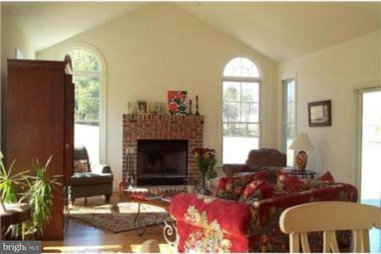1272 Rossback Road Davidsonville, MD 21035 - Photo 10 of 26 Family Room #2