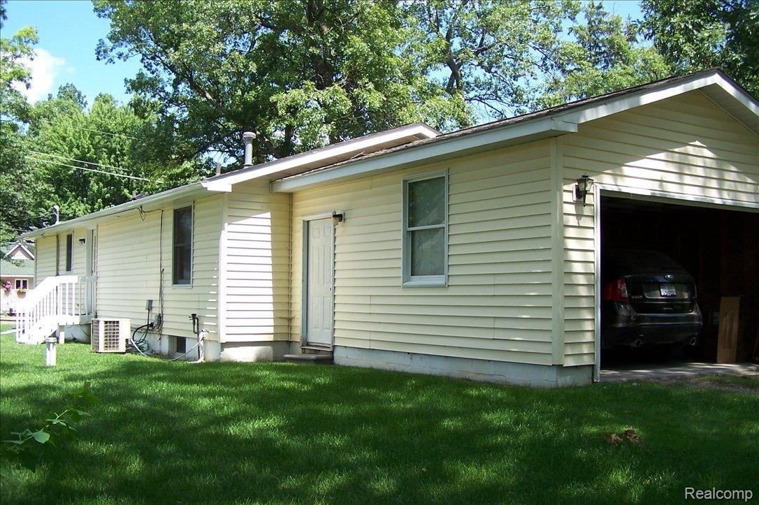 585 Heights Road Lake Orion, MI 48362 - Photo 11 of 12 100_7522