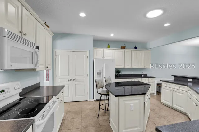 $549,000 | 17 Murray Hill Drive, Bluffton, SC 29909