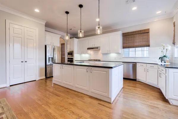 $3,950 | 1504 West 23rd Street, Unit B, Houston, TX 77008