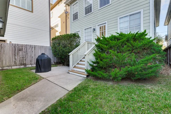 $3,950 | 1504 West 23rd Street, Unit B, Houston, TX 77008