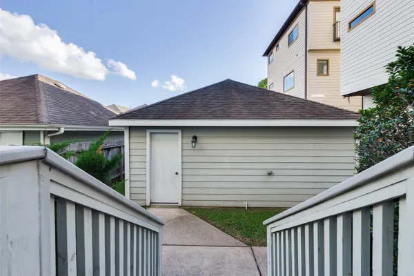 $3,950 | 1504 West 23rd Street, Unit B, Houston, TX 77008