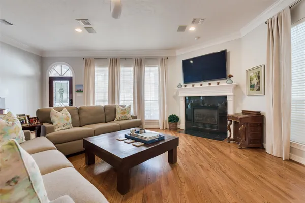 $3,950 | 1504 West 23rd Street, Unit B, Houston, TX 77008