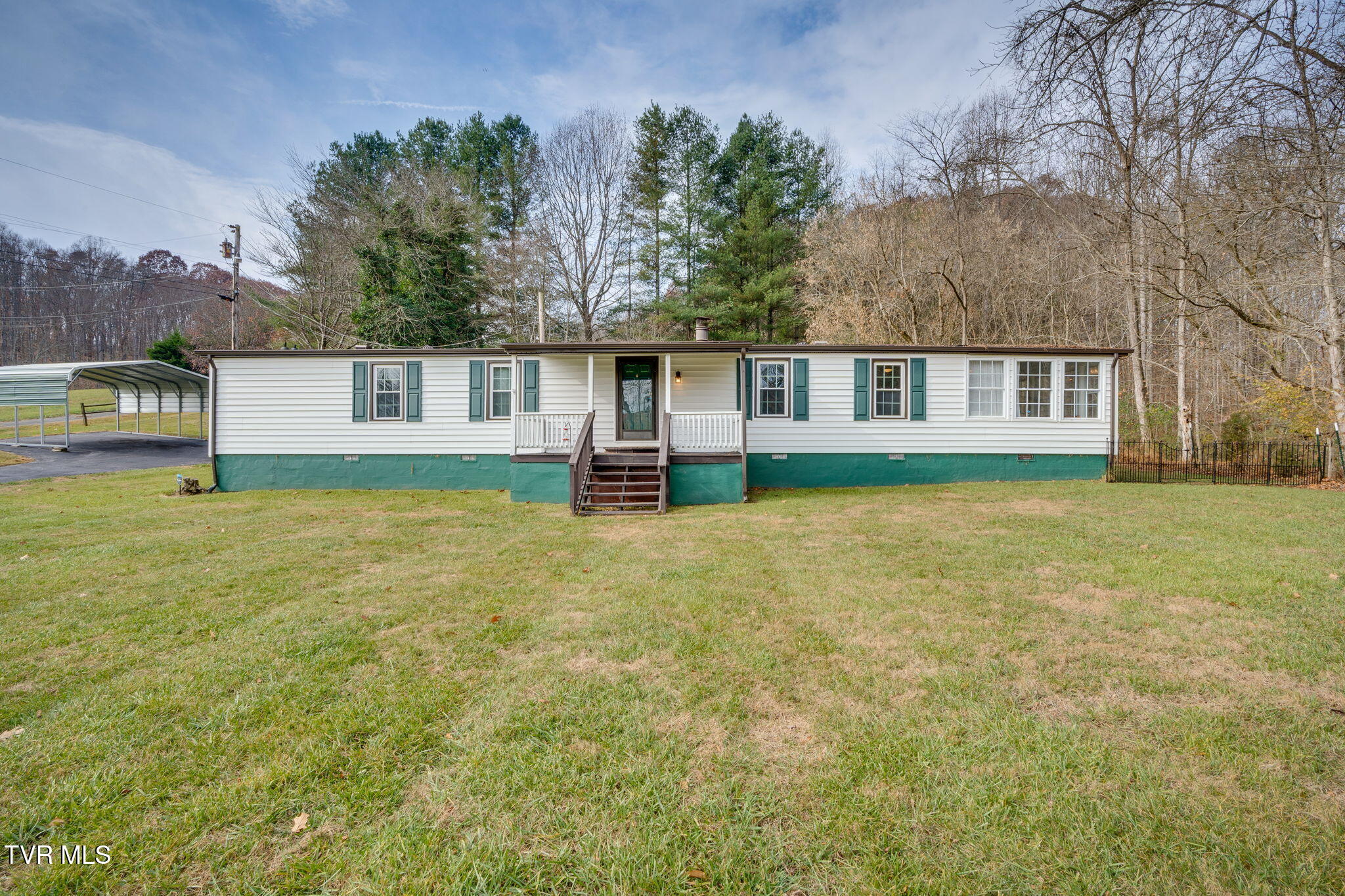 367 Adams Chapel Road Blountville, TN 37617 - Photo 2 of 41 001