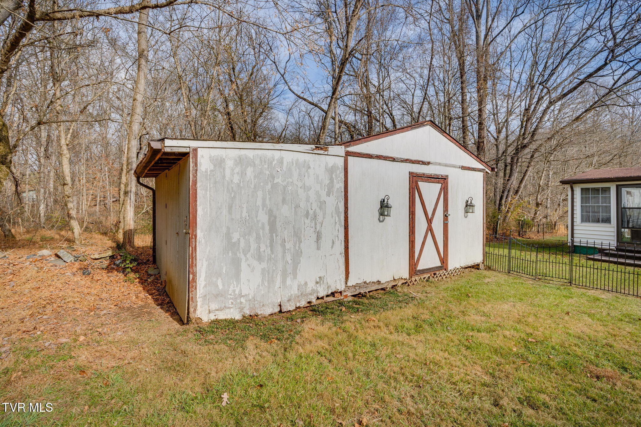 367 Adams Chapel Road Blountville, TN 37617 - Photo 36 of 41 035