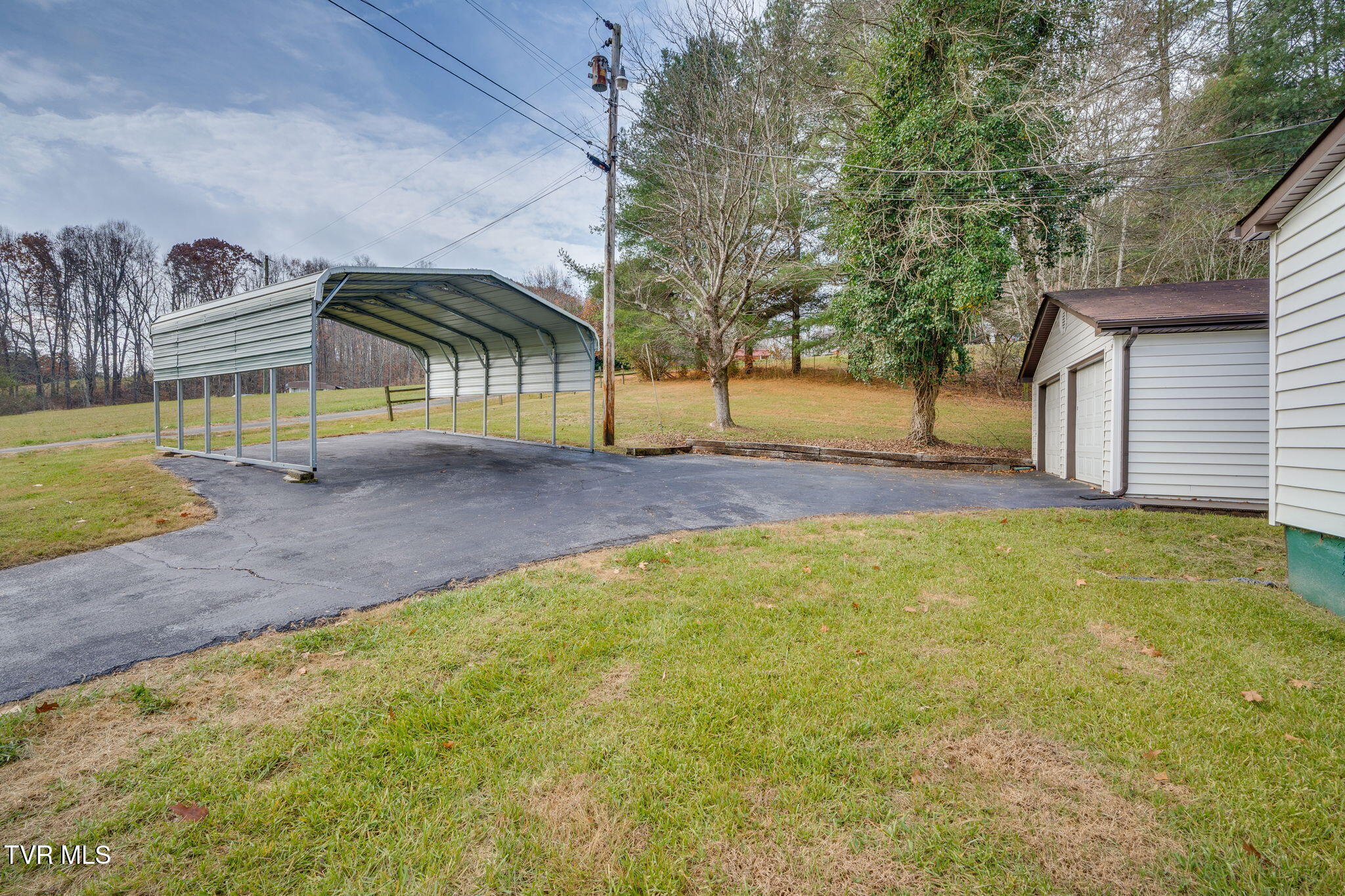 367 Adams Chapel Road Blountville, TN 37617 - Photo 4 of 41 027