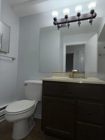 $119,900 | 1110 18th Street, Unit GE, Broadview, IL 60155