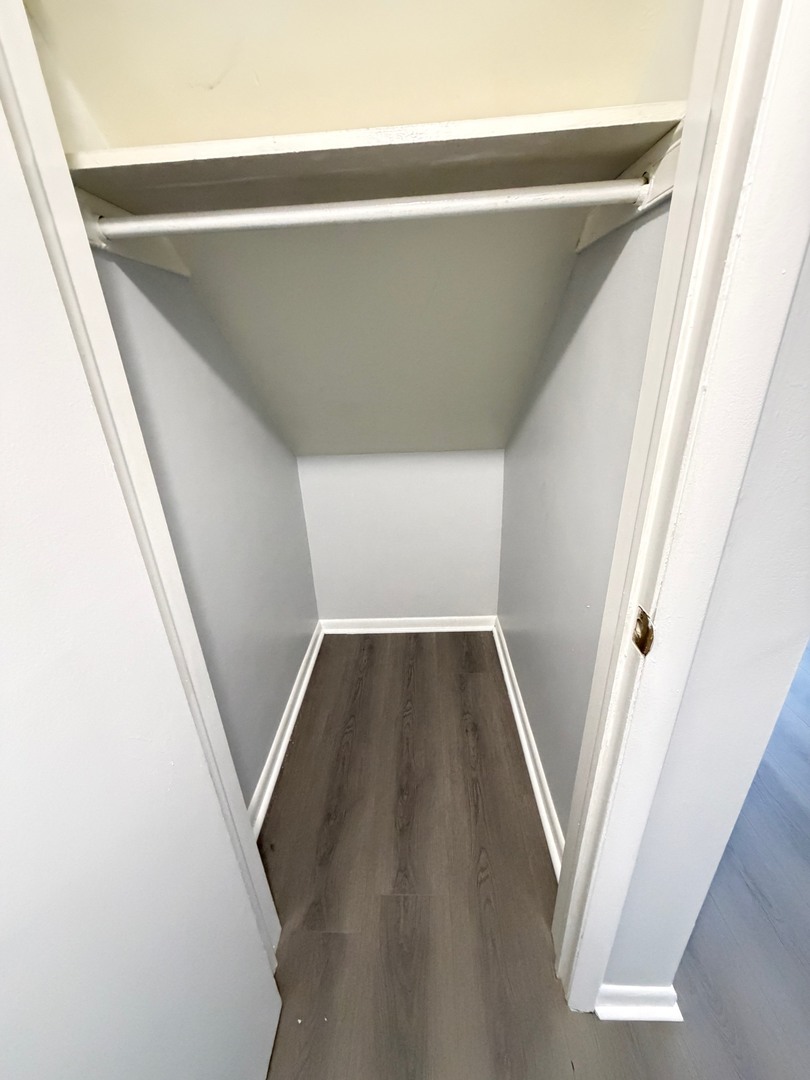 1110 18th Street, Unit GE Broadview, IL 60155 - Photo 13 of 20 a view of entryway