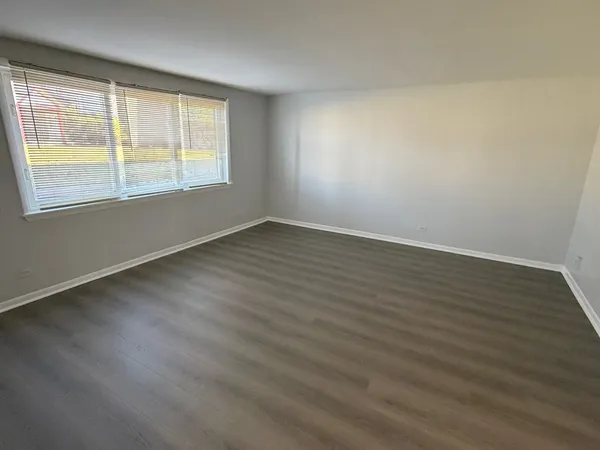 $119,900 | 1110 18th Street, Unit GE, Broadview, IL 60155