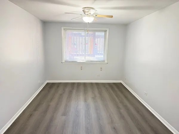 $119,900 | 1110 18th Street, Unit GE, Broadview, IL 60155