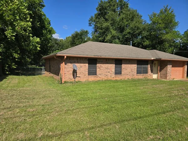 $199,500 | 1002 Bassett Road, Palestine, TX 75803