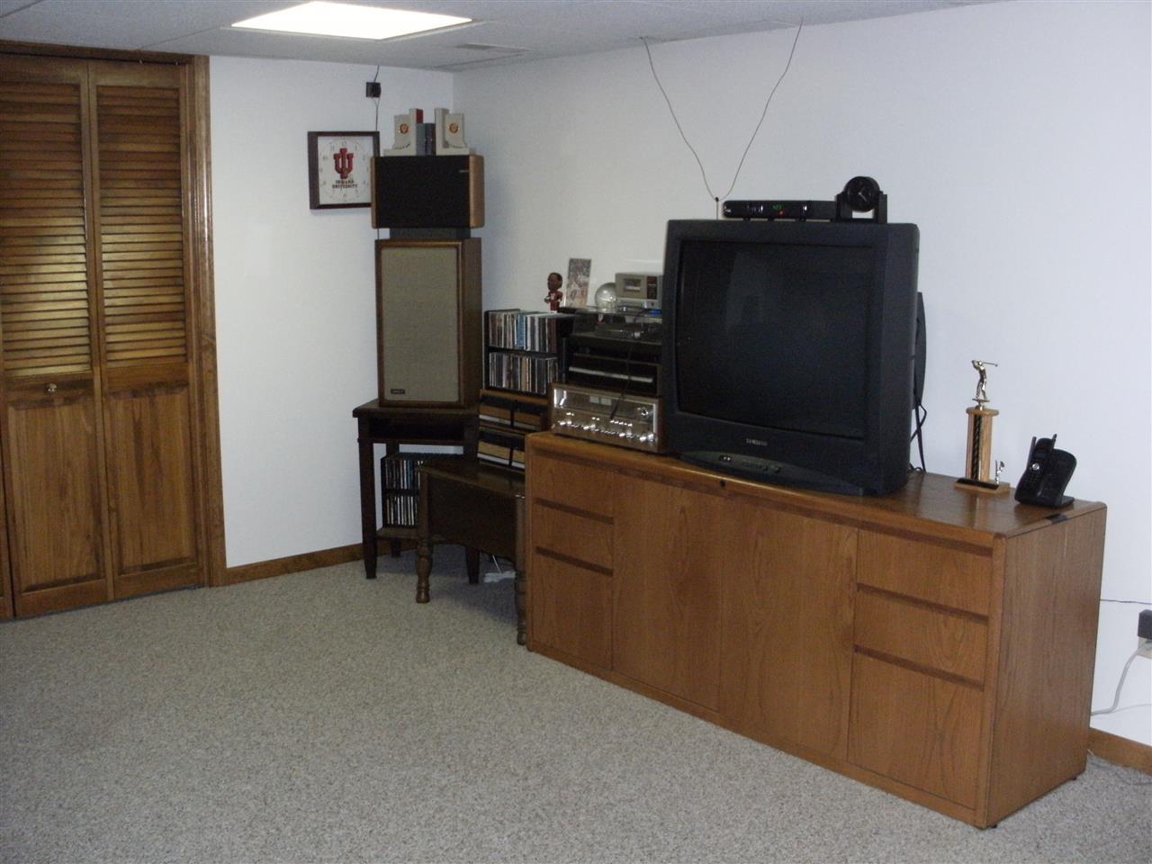 4439 South Harrell Road Bloomington, IN 47401 - Photo 19 of 27 Gallery Image 19