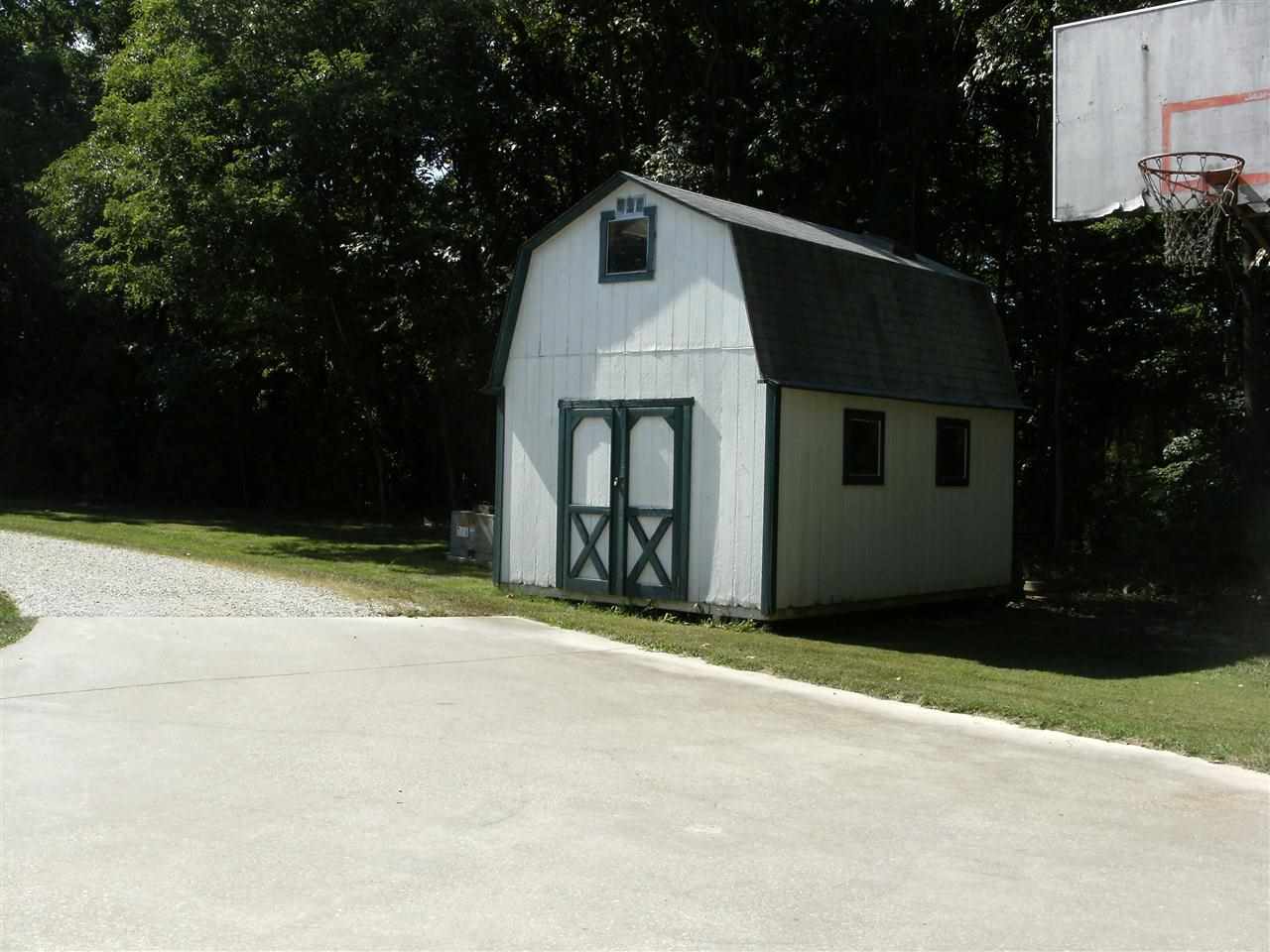 4439 South Harrell Road Bloomington, IN 47401 - Photo 6 of 27 Gallery Image 6