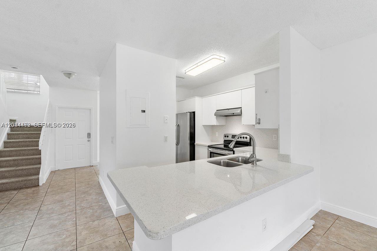 16035 Emerald Cove Road Weston, FL 33331 - Photo 17 of 30 Gallery Image 17